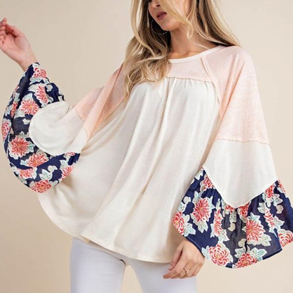 017 Boho Floral Print Bell Sleeve Loose Fit Top - Picture 2 of 5